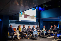 Arquitectos de México y España debaten en los Roca Galleries