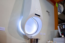 Frecan exhibe el prototipo de su futura campana decorativa en Eurocucina