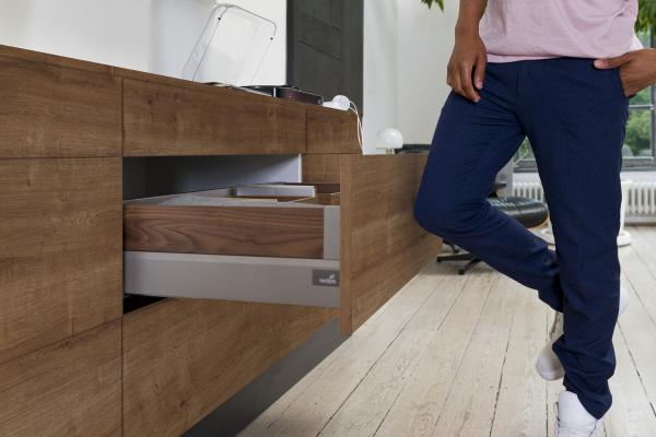 hettich-pionero-de-la-tecnologia-push-to-open-silent