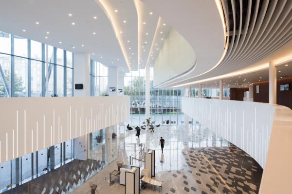 himacs-convierte-la-sala-de-conciertos-zaryadye-en-fuente-de-inspiracion-para-la-arquitectura-en-mos