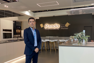 Pando inicia etapa con Sergio Seña como director general y nueva sede corporativa