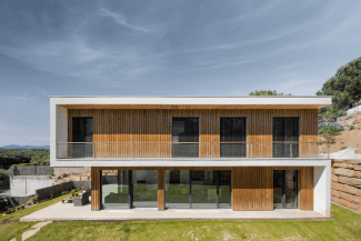 Can Naiades obtiene la placa Passivhaus y el sello CO₂ Nulo